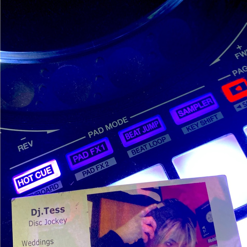 Dj TESS